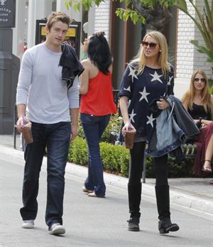 Stephanie Pratt with Robert Buckley in Los Angeles (16.05.2013) 