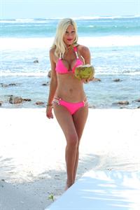 Tori Spelling Celebrates her birthday with family at the St Regis Punta Mita Resort in Mexico (May 20, 2013) 