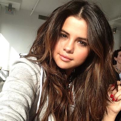 Selena Gomez taking a selfie