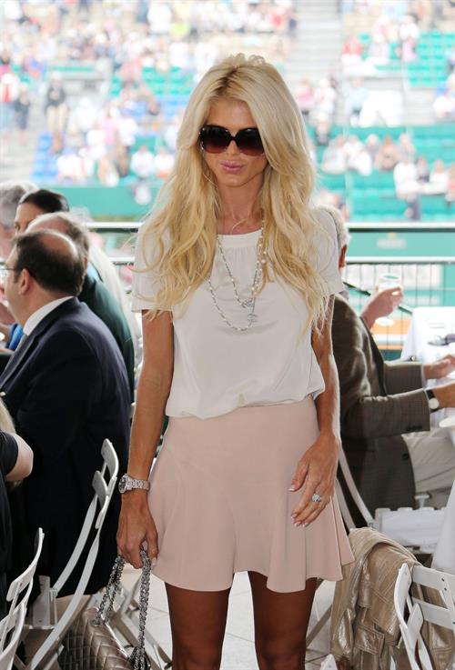 Victoria Silvstedt Lunches at the Monte-Carlo Country Club in Monaco (April 19, 2013) 