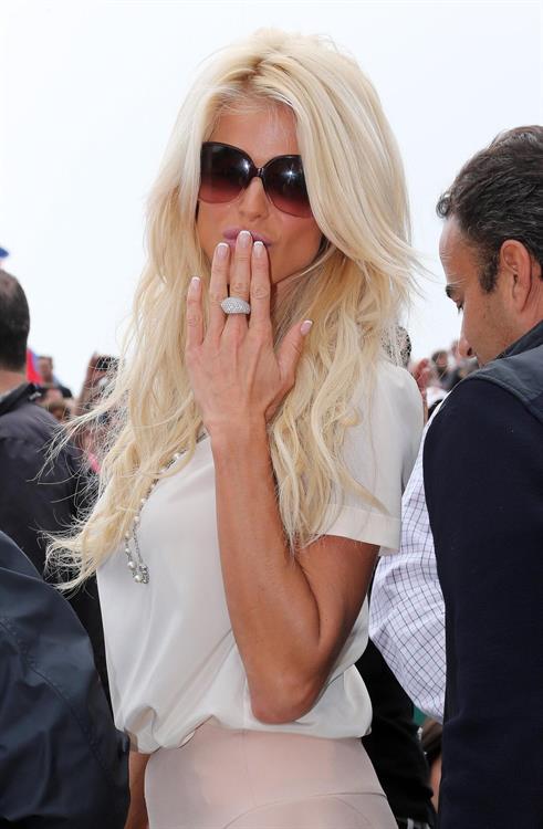 Victoria Silvstedt Lunches at the Monte-Carlo Country Club in Monaco (April 19, 2013) 