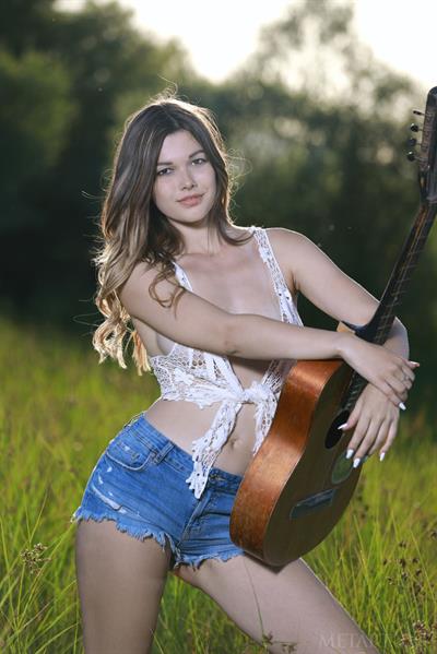 Stefania Beatty Nature Girl