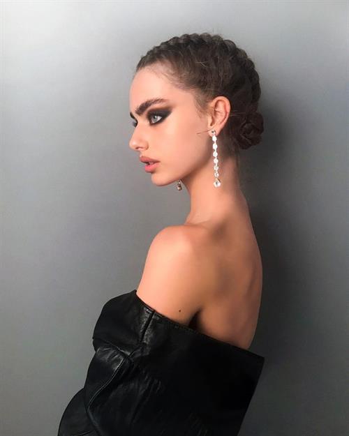 Yael Shelbia Pictures Yael Shelbia