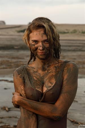 Sofia Orlova Muddy