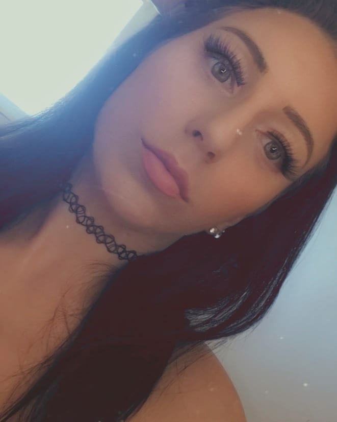 Alissa Avni taking a selfie