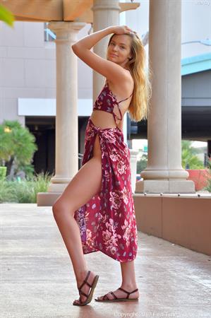 Mandy-II Nude Pictures Her Sexy Fashion