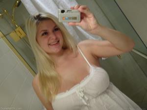 Danielle FTV Nude Pictures Danielle Visits New Zealand