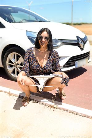 Cassie Nude Pictures Sexy Jogger