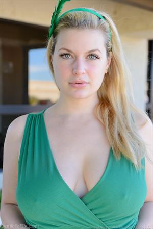 Rachel-II Nude Pictures Great Green Goddess