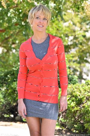 Dee Nude Pictures Her Work Attire