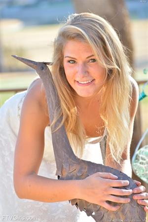 Nicky Nude Pictures Penetration Morning