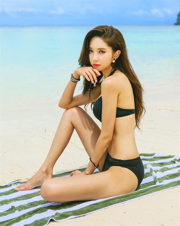 Park Soo Yeon in a bikini
