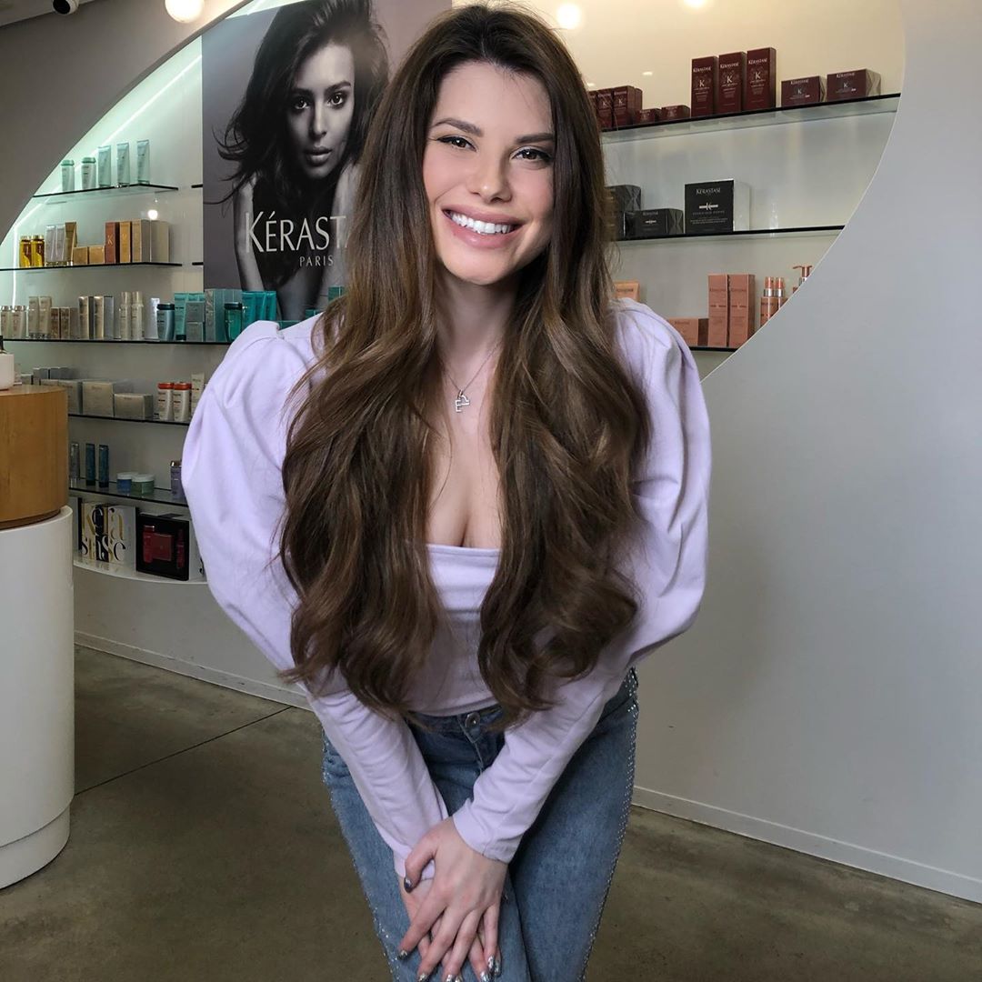 Ecija Ivušić
Born	3 October 1986 (age 33)
Zagreb
Parent(s)	Melita Pamuković-Ivušić
Vinko Ivušić
Career
Show	Extra Dan
Station(s)	Extra FM
Ecija Ivušić (born 3. october 1986) is a Croatian television and radio presenter, and former model.