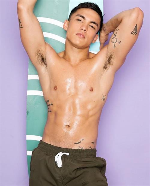 Alexander Diaz Pictures Alexander Diaz (TV Show Host ) was born in Philippines on a Friday, July 21, 1995 . Alexander Diaz is 24 years old. He is a Cancer and was born in the Year of the Pig .
Multi-talented singer, host, actor and dancer who rocketed to stardom after being included on Star Magic Circle 2013 and releasing his single “Must Be Going Crazy.”