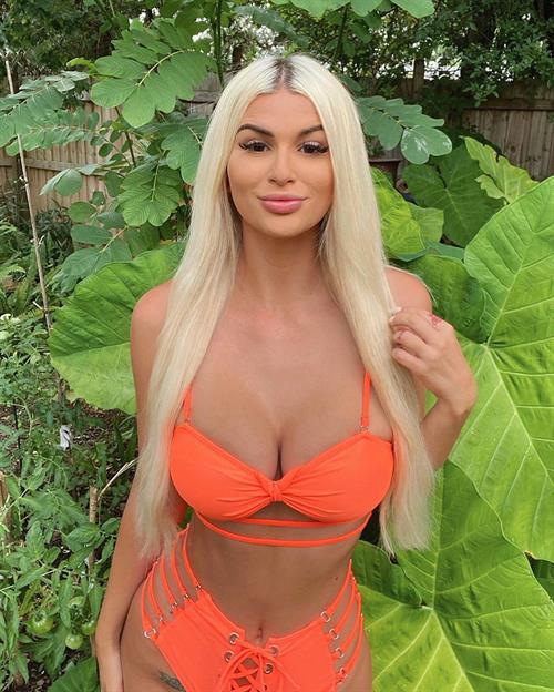 Haley Cureton Bikini Pictures Haley Cureton in a bikini