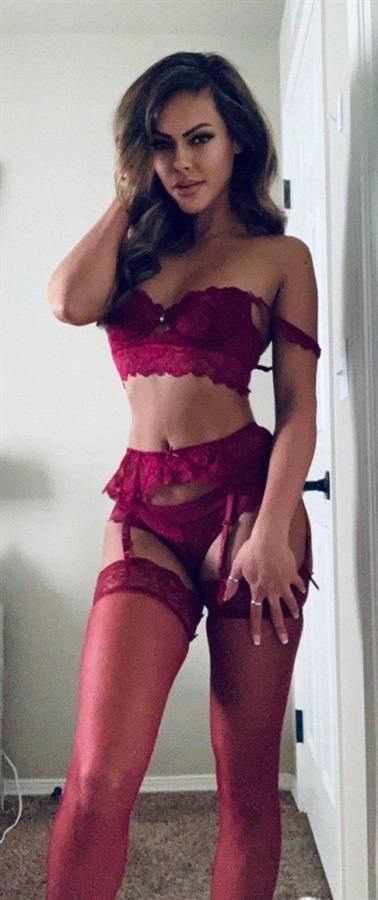 Aila Donovan in lingerie