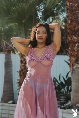 Selene Nude Pictures Curvy Selene