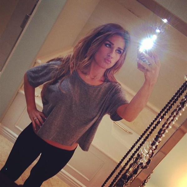 Jessie James Decker