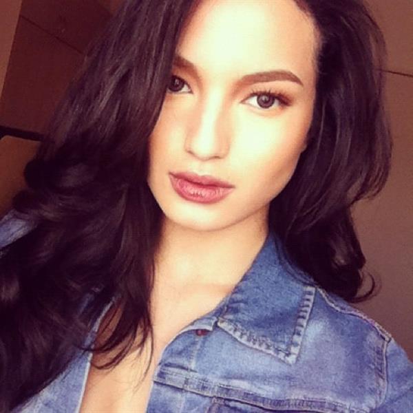 Sarah Lahbati