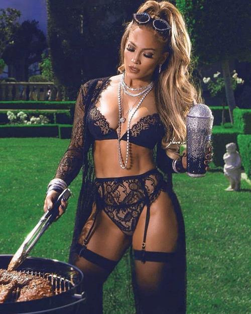 Jennifer Lopez in lingerie
