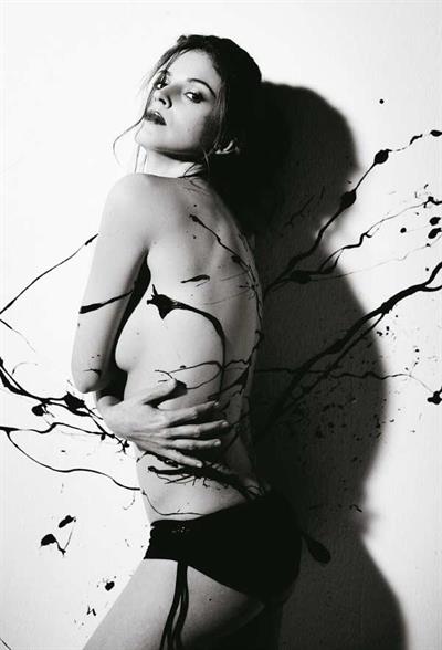 Michelle Jenner in body paint