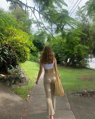 Emily Feld ass