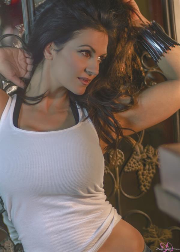 Denise Milani Photoset - MayJeans