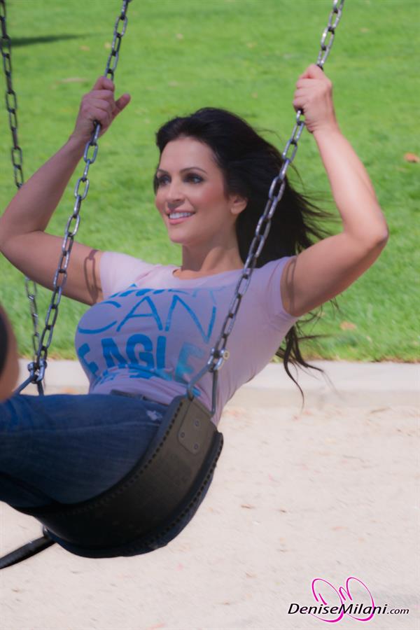 Denise Milani Photoset - WalkinPark