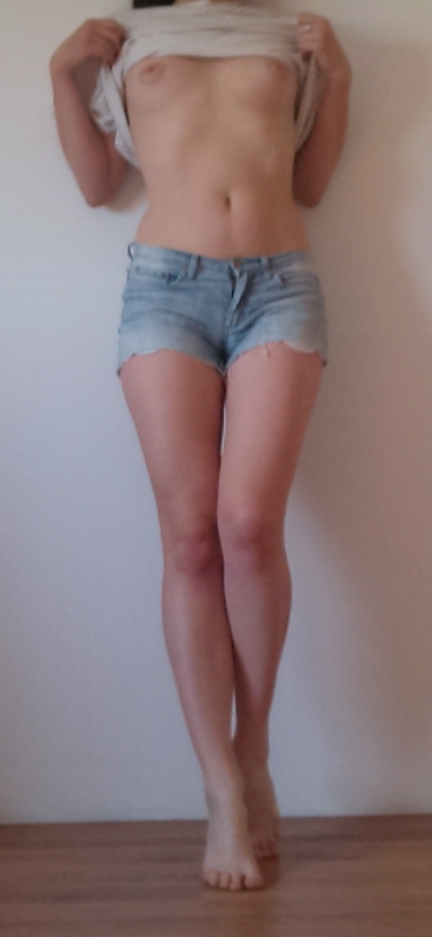 Lepricorn/Louise Hay taking a selfie and - breasts