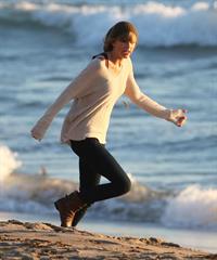 Taylor Swift filming a music video in Malibu 2/11/13 