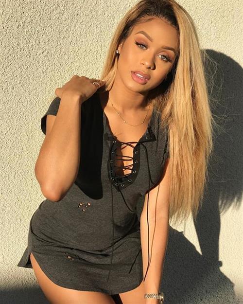 Jilly Anais Pictures Jilly Anais