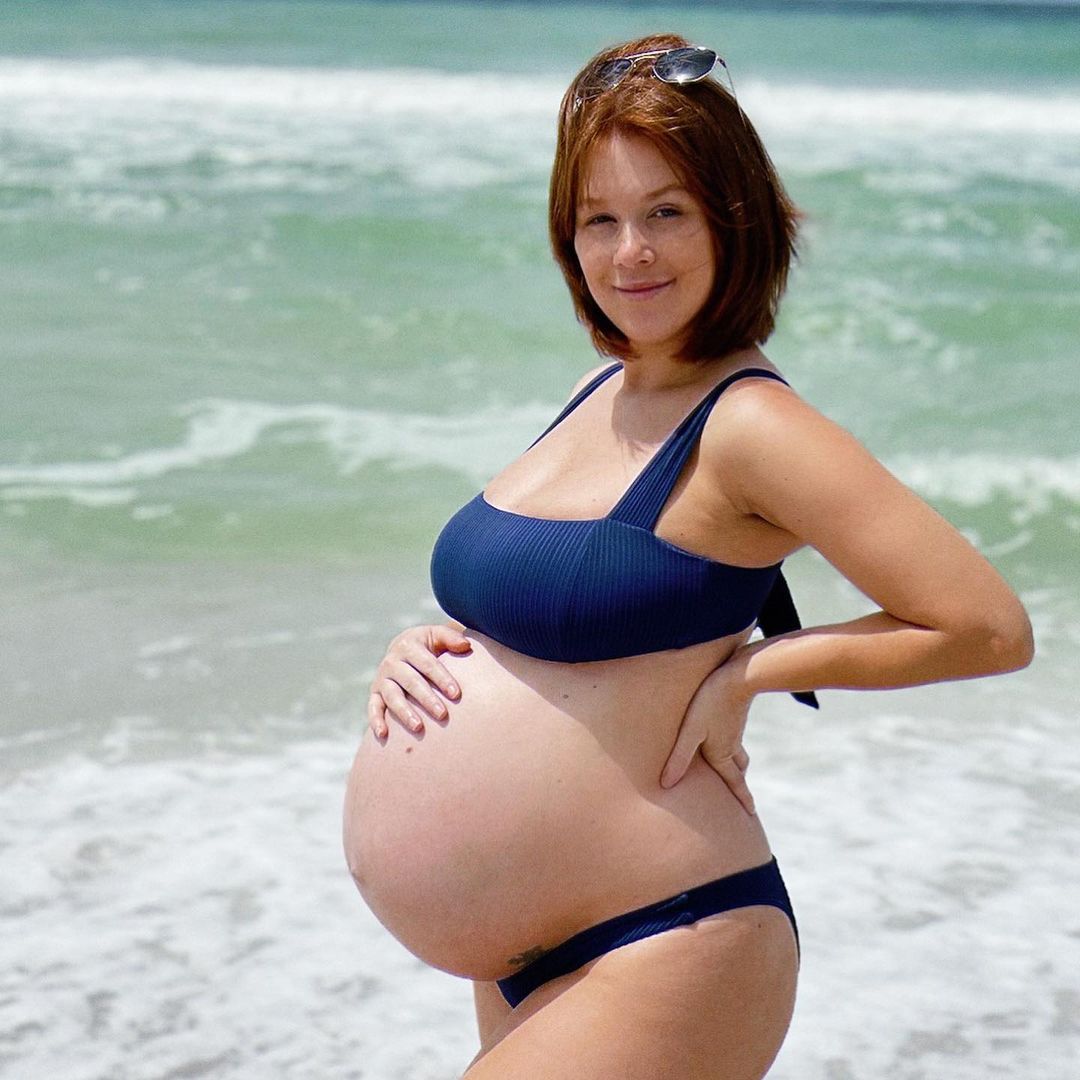 Leanna Decker waaaay pregnant