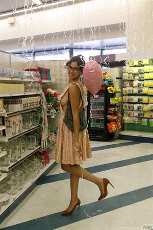 Yeraz Gebeshian Nude Pictures Yeraz Gebeshian Exotic Brunette