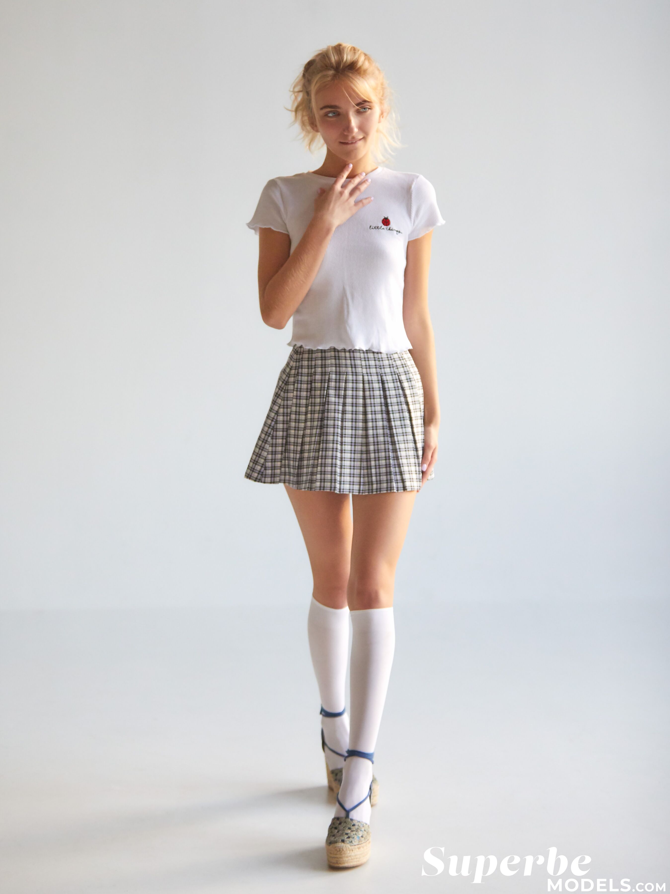 Bella Luz Pictures Meet Bella with Bella Luz - See Her Videos, Galleries and Selfie Videos at SuperBeModels