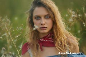 Amelie Lou Pictures Wild West with Amelie Lou - See Her Videos, Galleries and Selfie Videos at SuperBeModels
