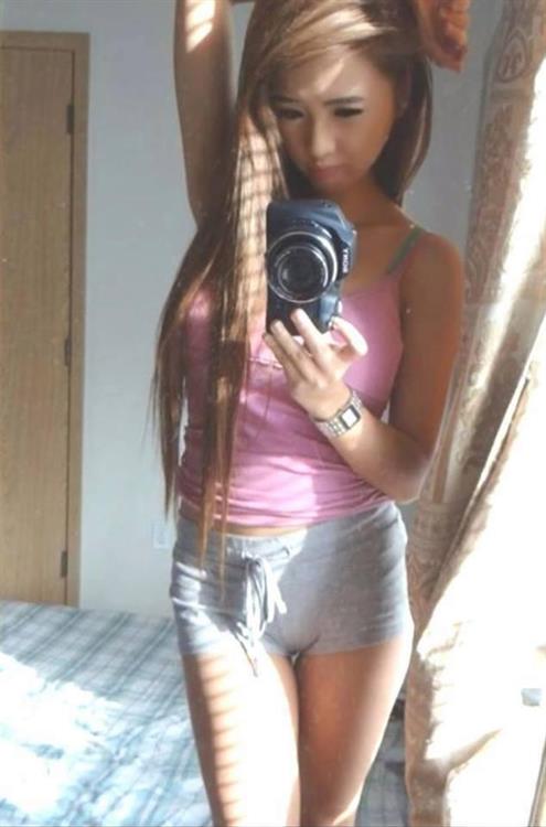 Alicia taking a selfie