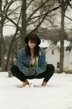 Daisy Wensday Strips in the Snow