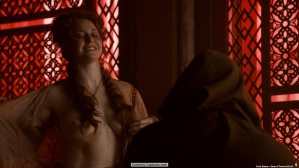 Esmé Bianco nude in Game of Thrones (S02E10)