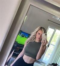 Paige Spiranac taking a selfie