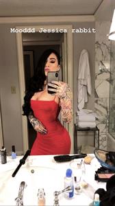 Marisa Laren taking a selfie