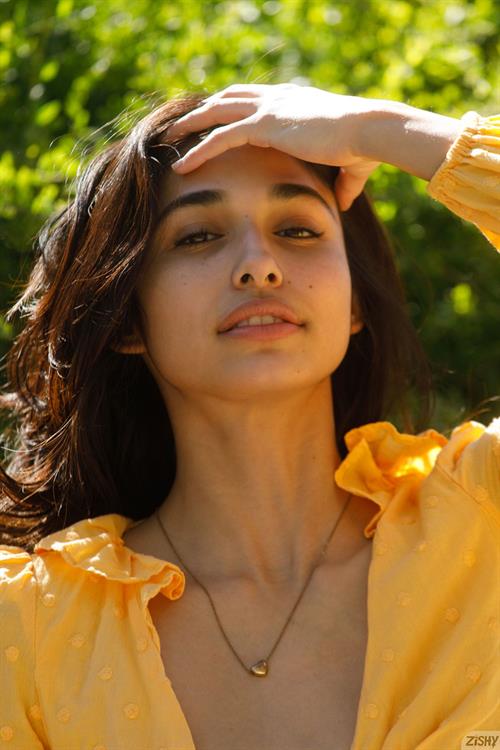 Reina Rae Pictures Reina Rae Yellow Top