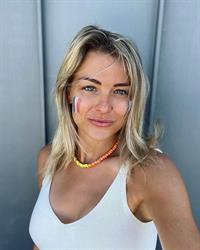 Laure Boulleau Instagram pics