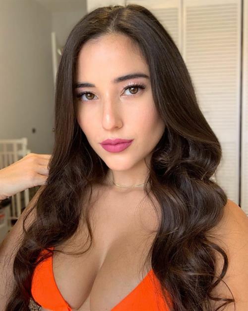 Angie Varona