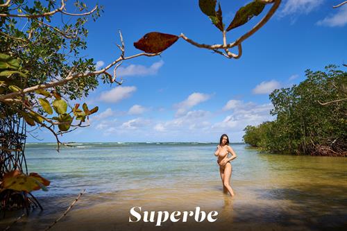 Lola Johnson Bikini Pictures Lola Johnson private beach