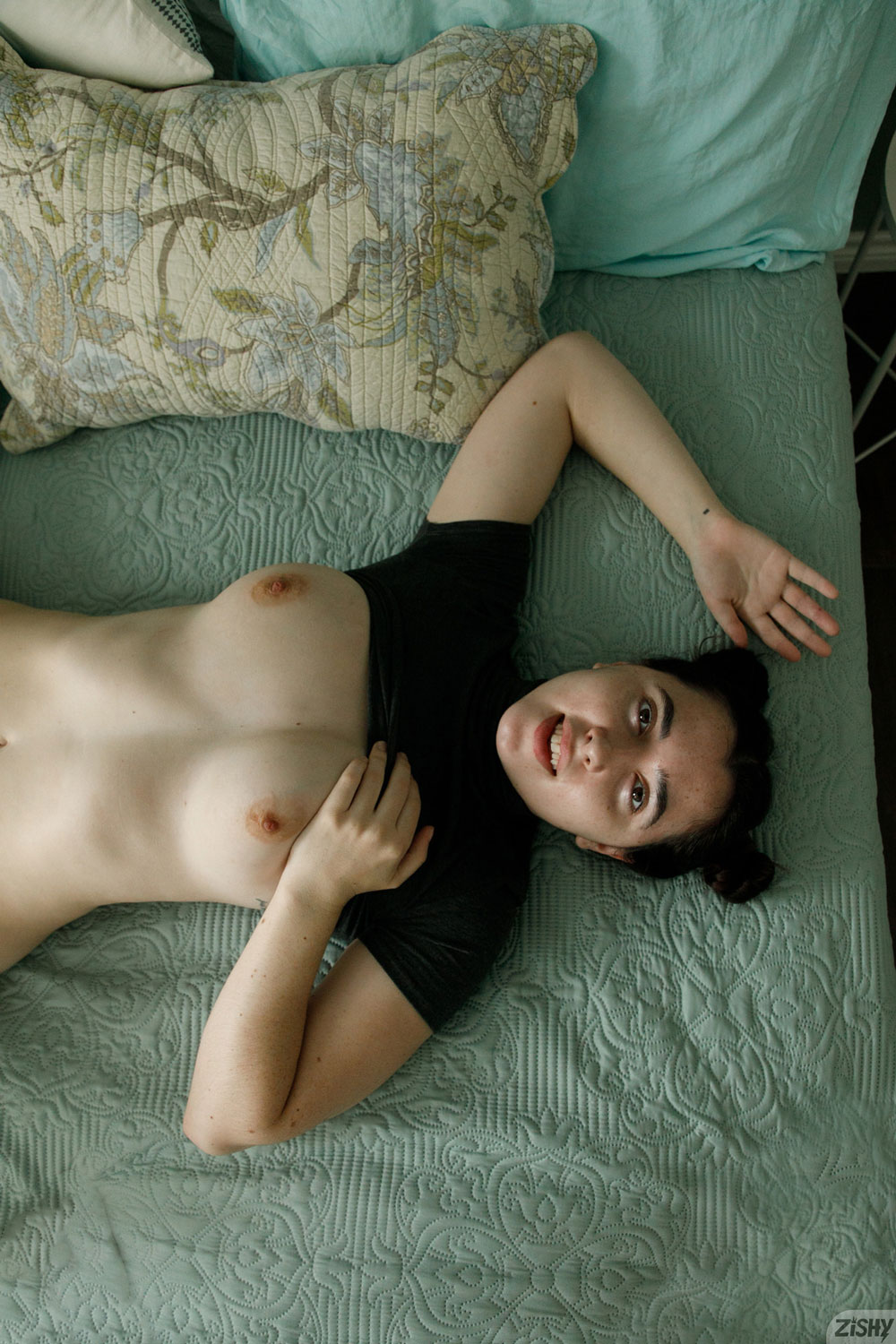 Ophelia Palantine in Leggings