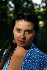 Busty Vyeta Mustafina Shows Nice Naturals