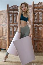 Francheska Slim Natural Girl