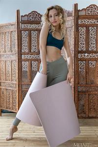 Francheska Slim Natural Girl