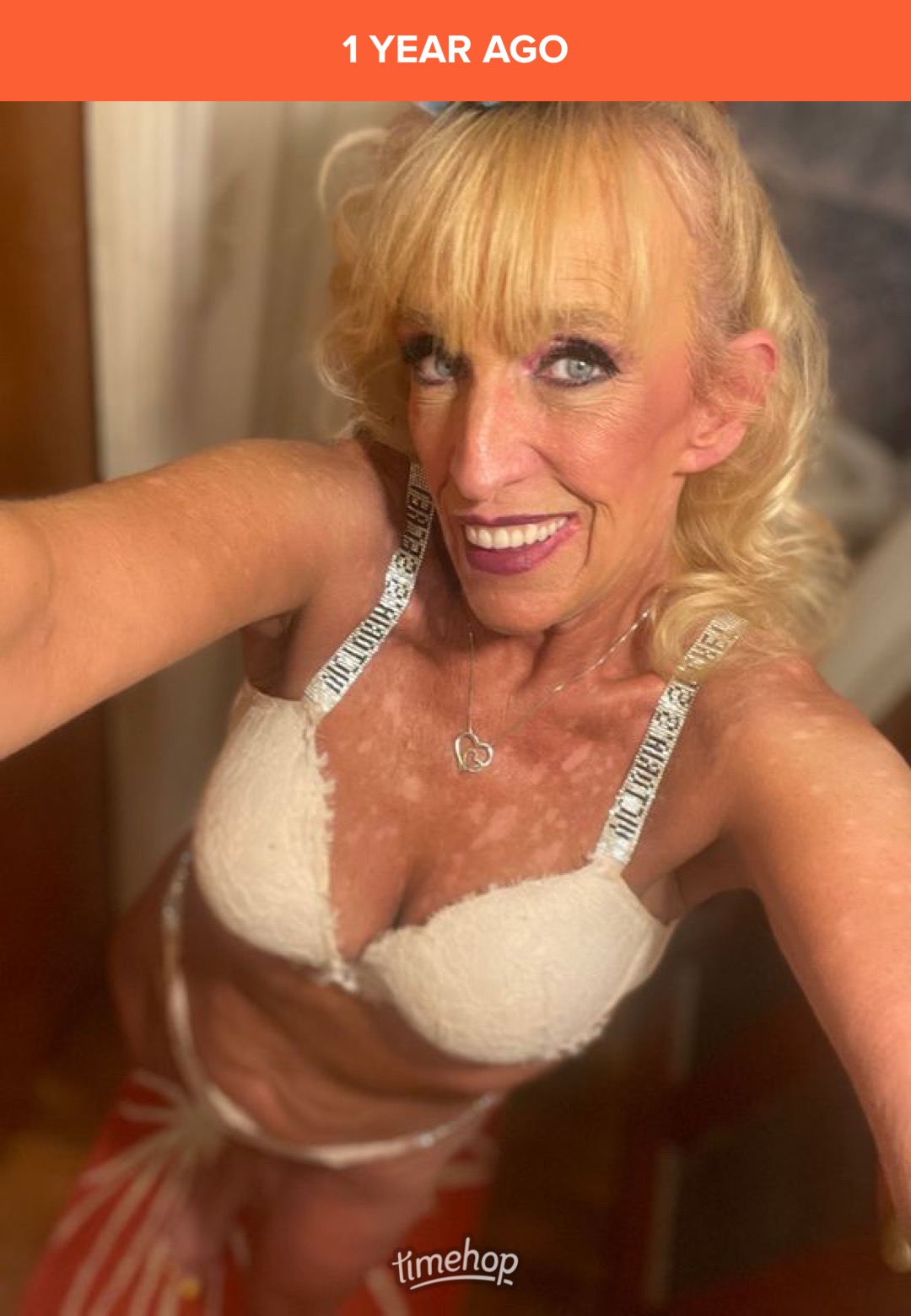 Lots of selfie pics of sexy ole me?