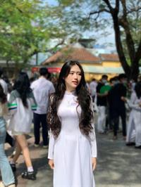 Cute ao dai
